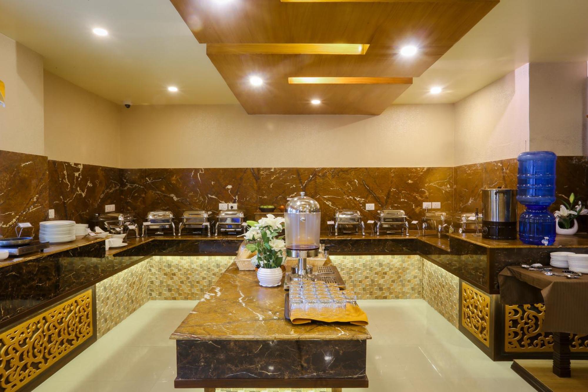ยาตรี สวีท แอนด์ สปา Hotel กาฐมาณฑุ ภายนอก รูปภาพ