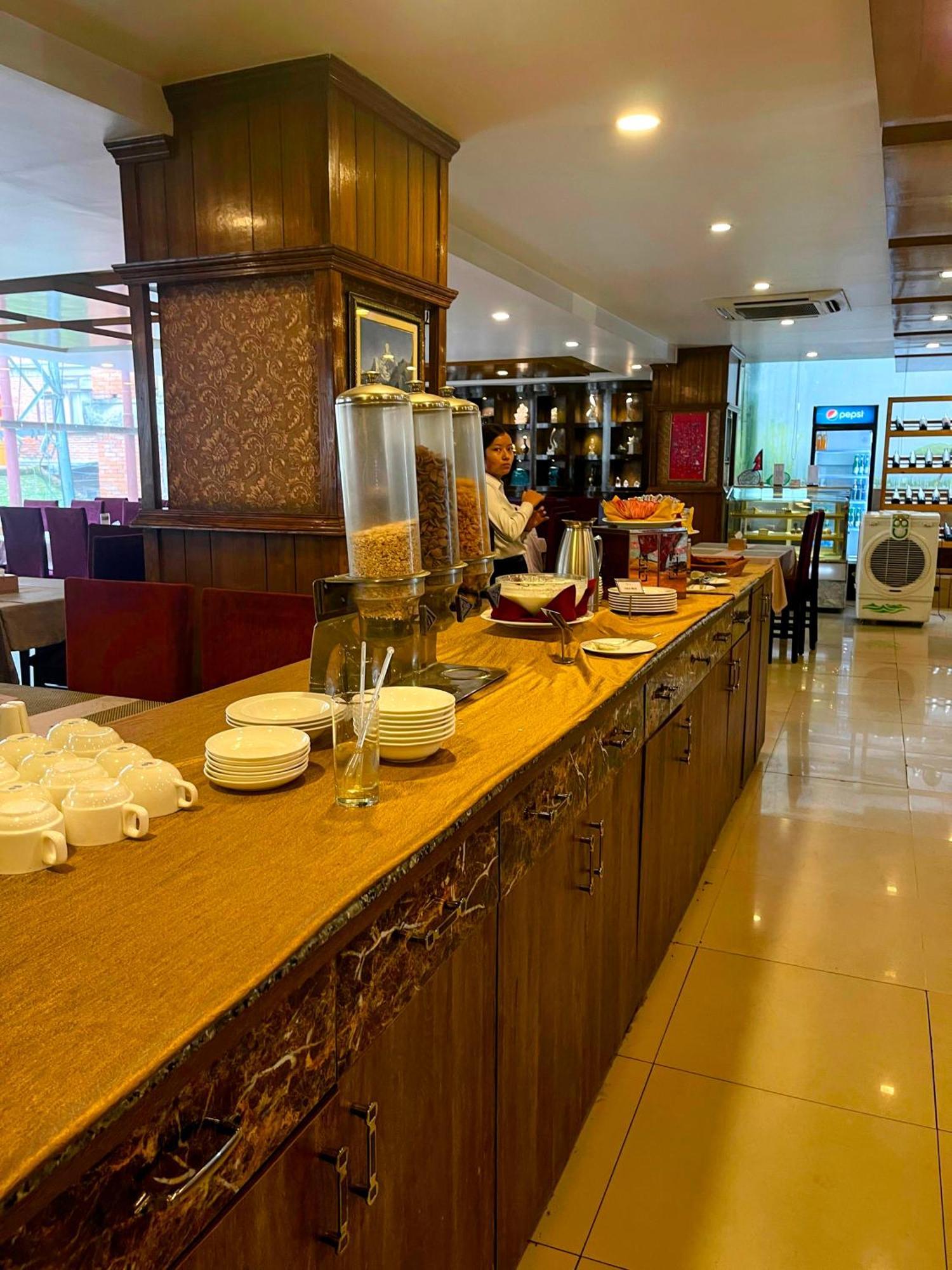 ยาตรี สวีท แอนด์ สปา Hotel กาฐมาณฑุ ภายนอก รูปภาพ