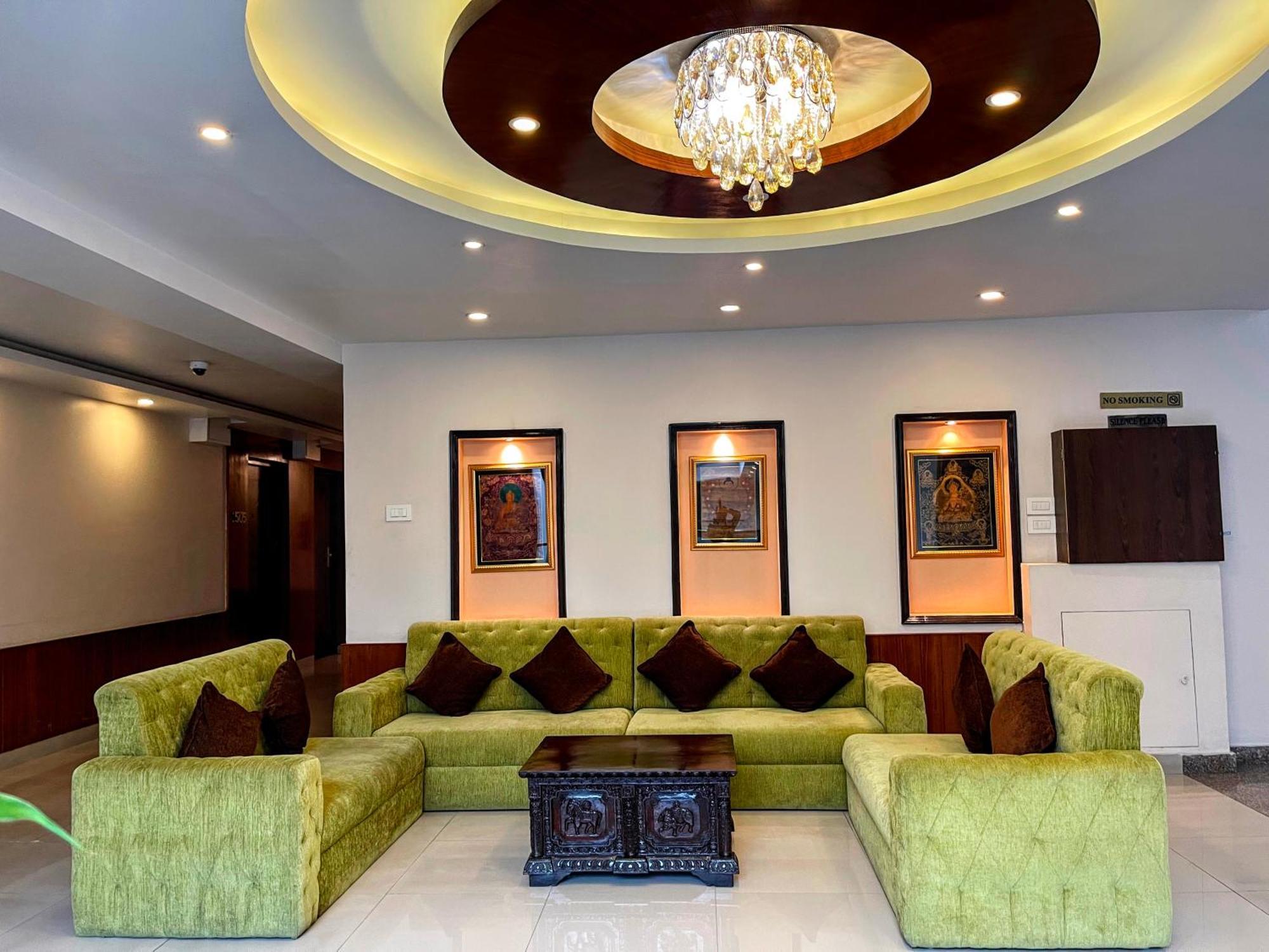 ยาตรี สวีท แอนด์ สปา Hotel กาฐมาณฑุ ภายนอก รูปภาพ