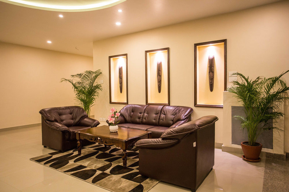 ยาตรี สวีท แอนด์ สปา Hotel กาฐมาณฑุ ภายนอก รูปภาพ