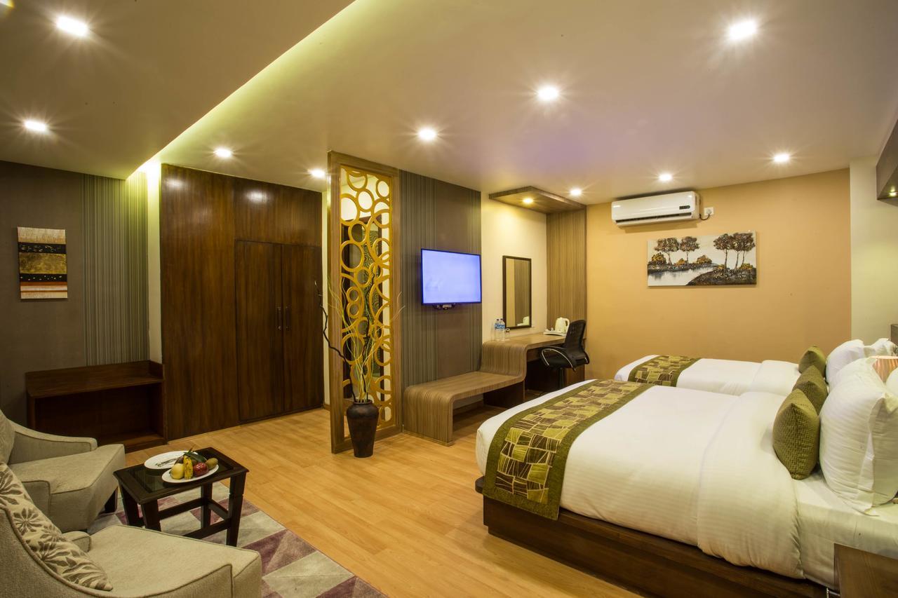 ยาตรี สวีท แอนด์ สปา Hotel กาฐมาณฑุ ภายนอก รูปภาพ