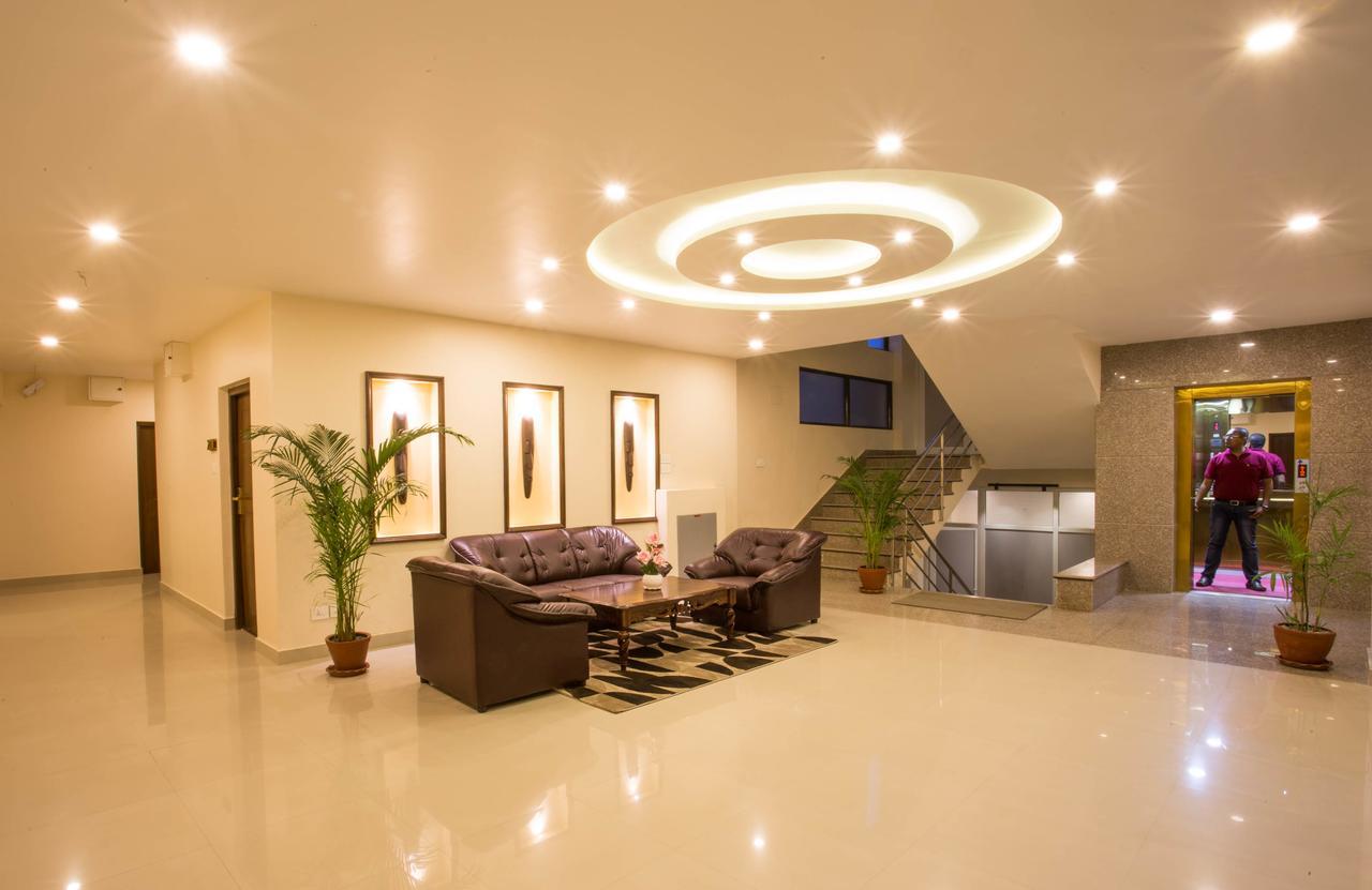 ยาตรี สวีท แอนด์ สปา Hotel กาฐมาณฑุ ภายนอก รูปภาพ
