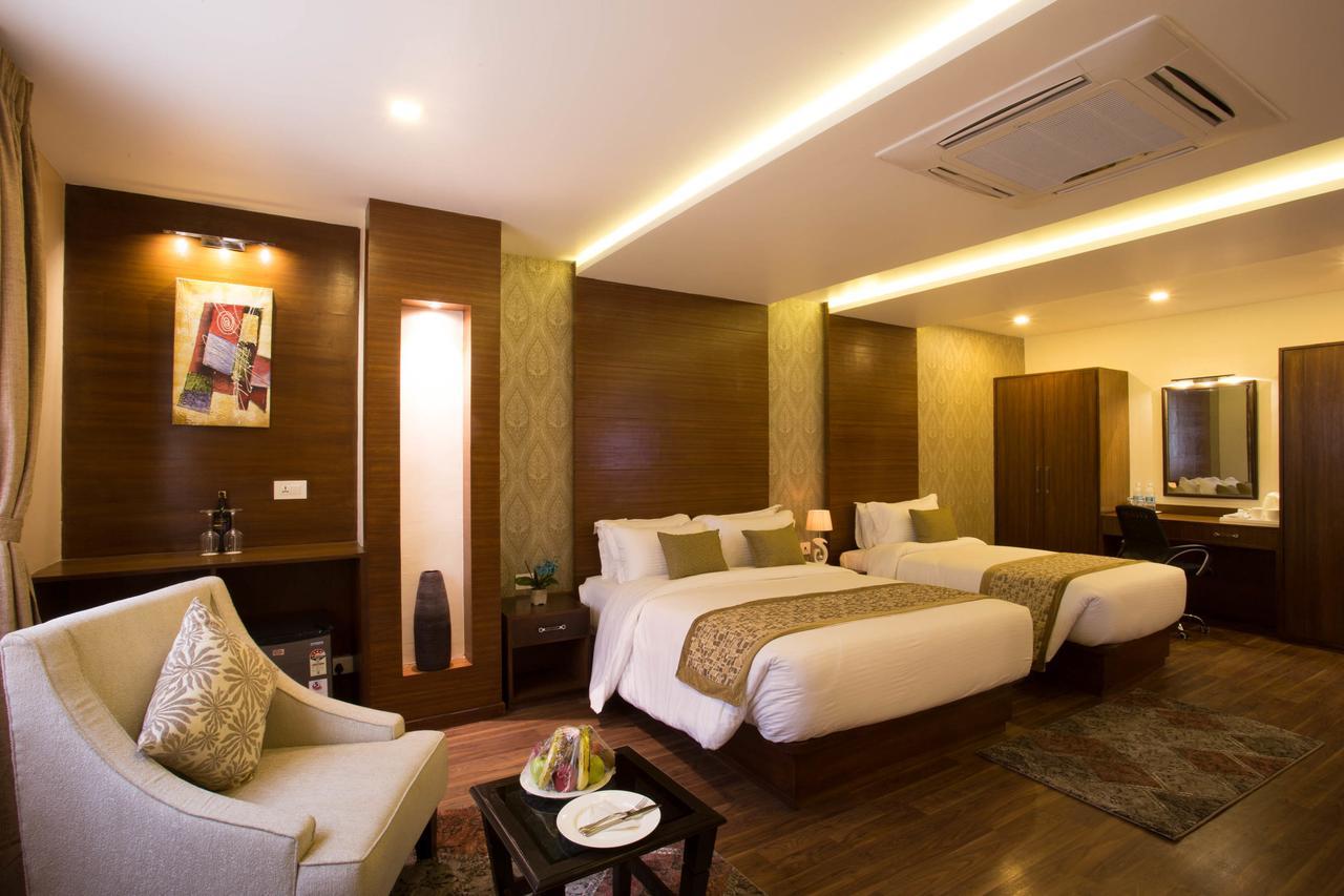 ยาตรี สวีท แอนด์ สปา Hotel กาฐมาณฑุ ภายนอก รูปภาพ