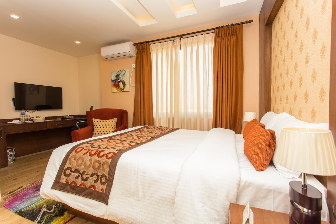 ยาตรี สวีท แอนด์ สปา Hotel กาฐมาณฑุ ภายนอก รูปภาพ