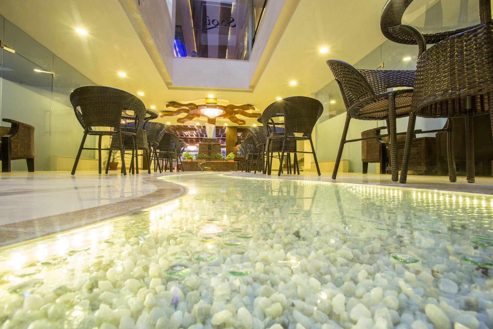 ยาตรี สวีท แอนด์ สปา Hotel กาฐมาณฑุ ภายนอก รูปภาพ